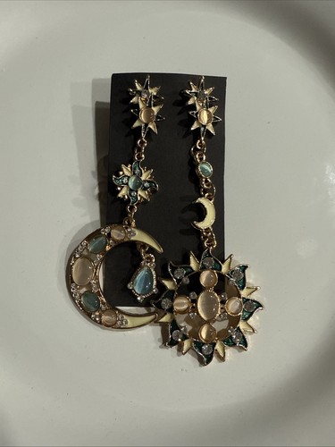 Asymmetrical sun and - moon, drop